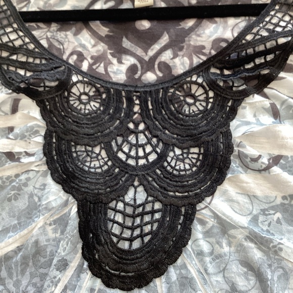 One world Lacey floral top - Picture 8 of 8